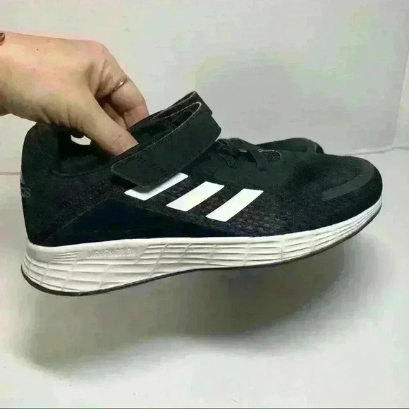 ADDIAS NWOB Light Motion (End Plastic Waste) Black and White Sneaker Sz 3 Youth - Picture 2 of 9